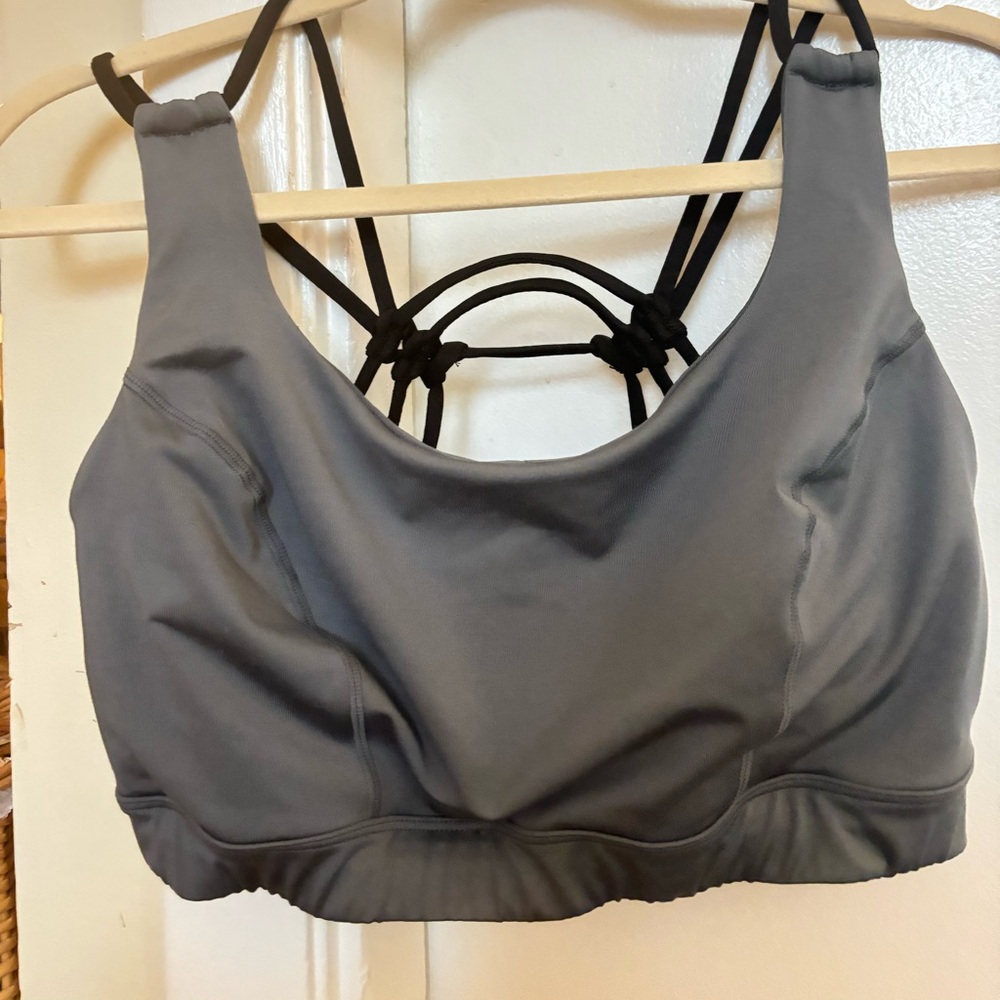 Livi active sports bra